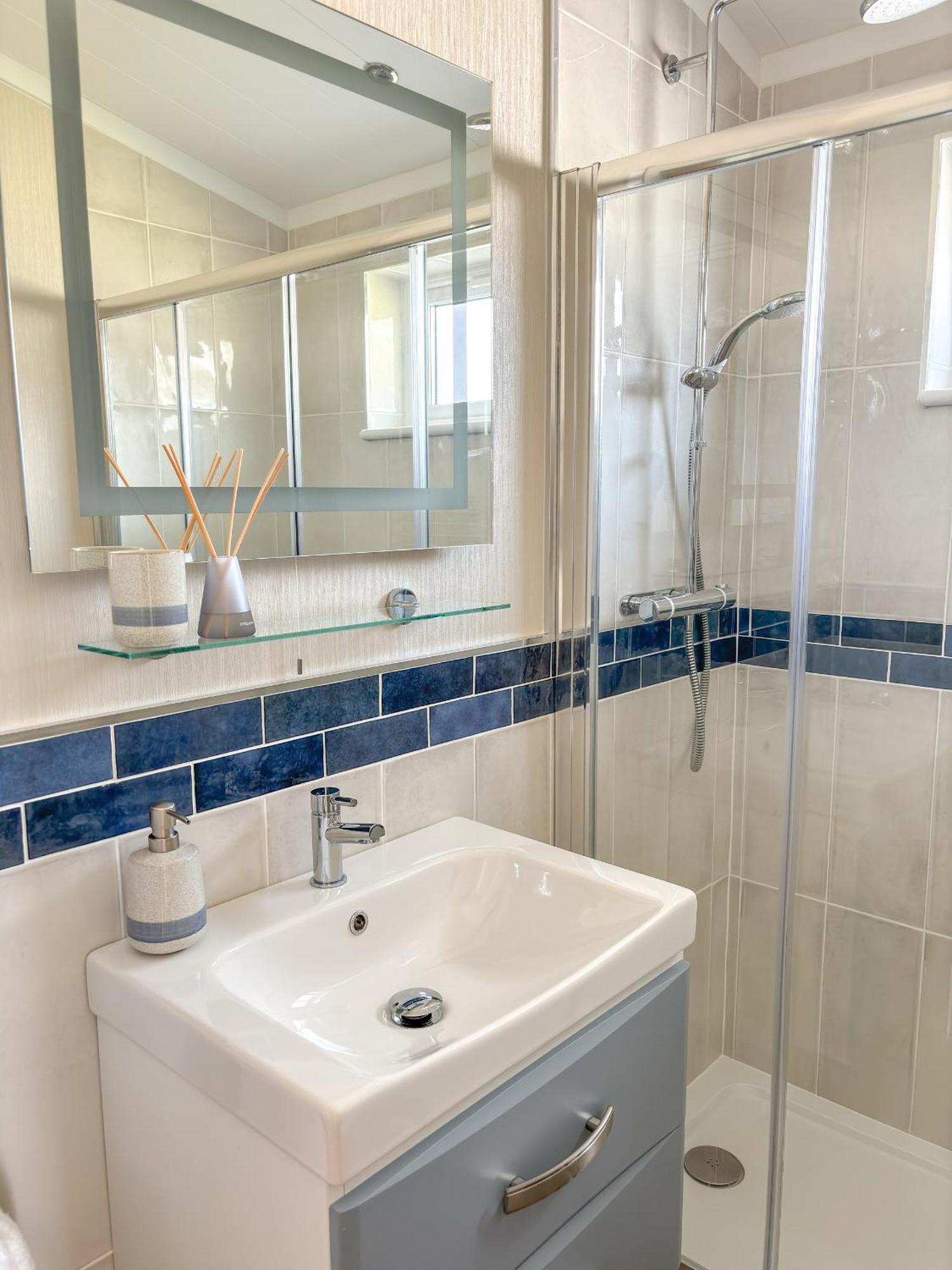9 Creek Ringstead Villa